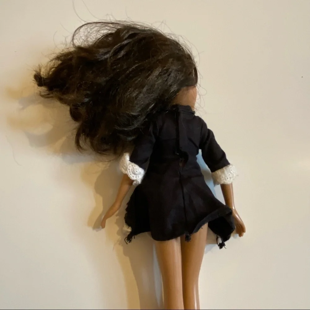 Moxie doll comes